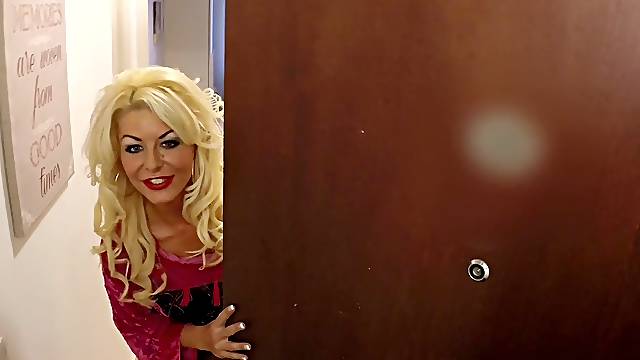 Officer fucks Tia Layne's brains out and she begs for more