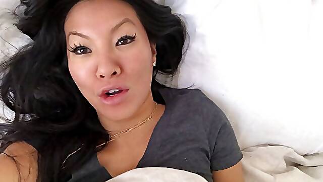 Busty Asian MILF Asa Akira plays with her pussy