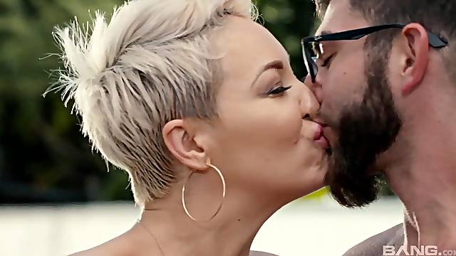 Amazing hot MILF Ryan Keely hard porn video