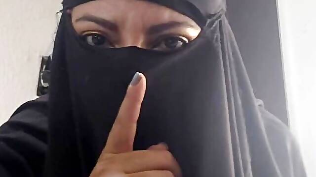 Arab MILF Masturbates Squirting Pussy To Rough Orgasm On Webcam While Wearing Niqab Porn Hijab XXX