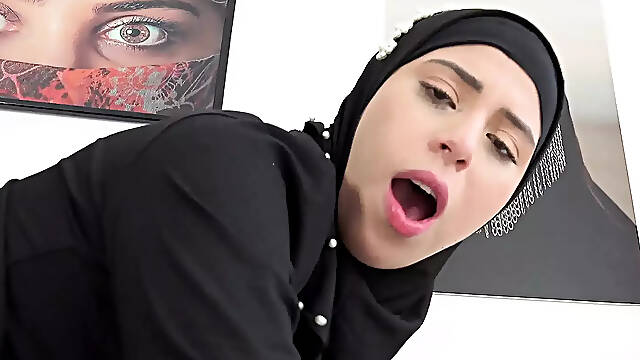 Cute hijab cleaning lady wants to fuck him