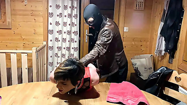 C&eacute;line Laffite in Submission at the Chalet