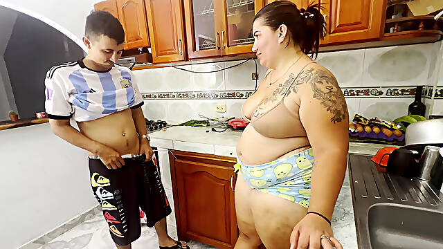 VIRAL LATINA SCANDAL FUCKED IN THE KITCHEN