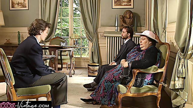 The Nymphomaniac Secretary